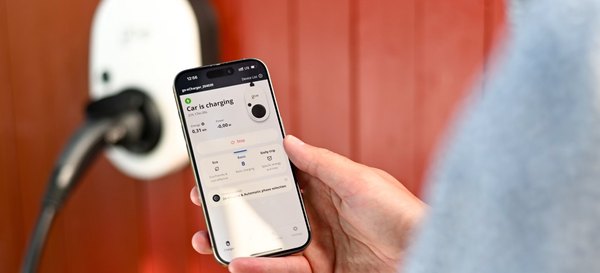 光伏APP首页设计：手机端充电监控与收益查看界面